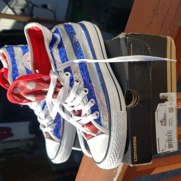 Women's converse chuck Taylor patriotic sequin sneakers . Size 6 - Picture 3 of 8